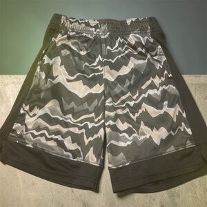All in Motion Kids Black Gray Pattern Athletic Shorts Size M Activewear